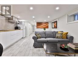 Bedroom - Rear - 95 Parkside Drive, Toronto, ON M6R2Y8 Photo 6