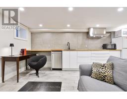 Rear - 95 Parkside Drive, Toronto, ON M6R2Y8 Photo 8