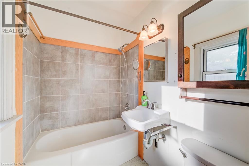 11 CRESTWOOD Avenue - 16