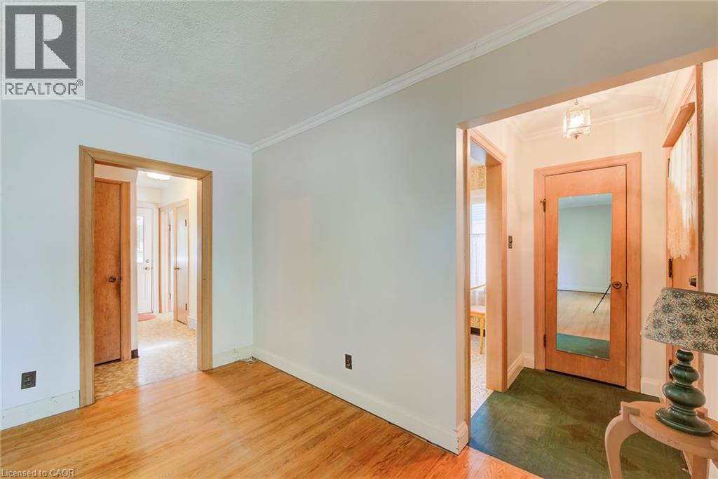 11 CRESTWOOD Avenue, Kitchener — photo 9