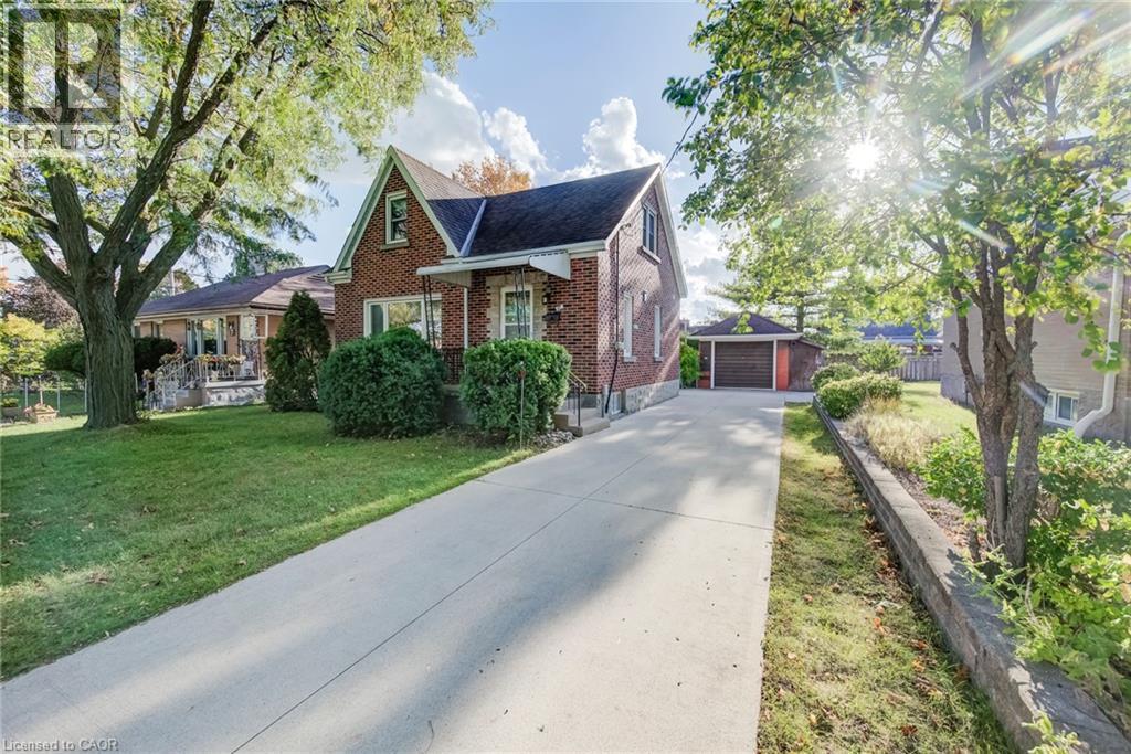 11 CRESTWOOD Avenue, Kitchener — photo 3