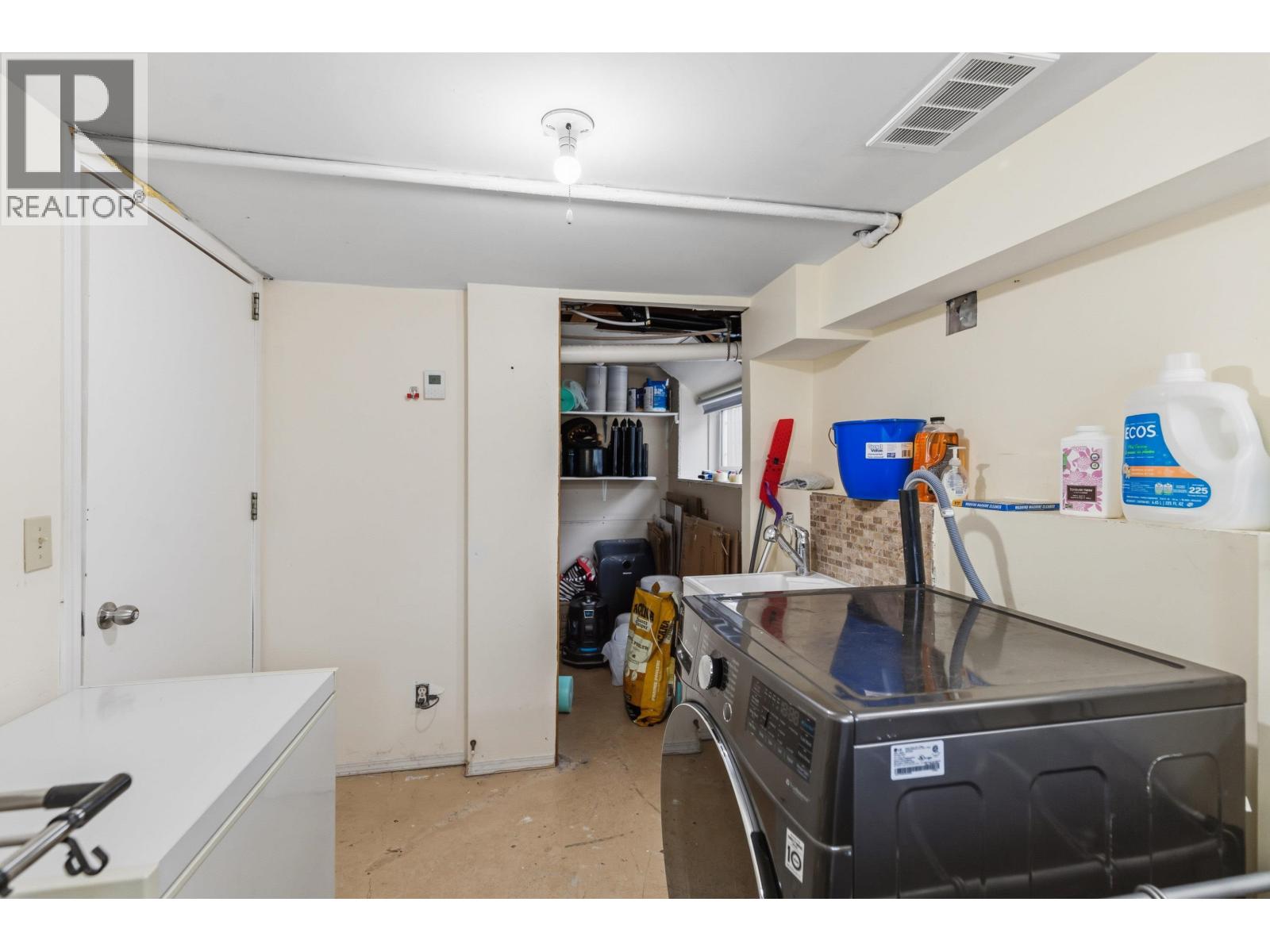 905 HARPER STREET - 24