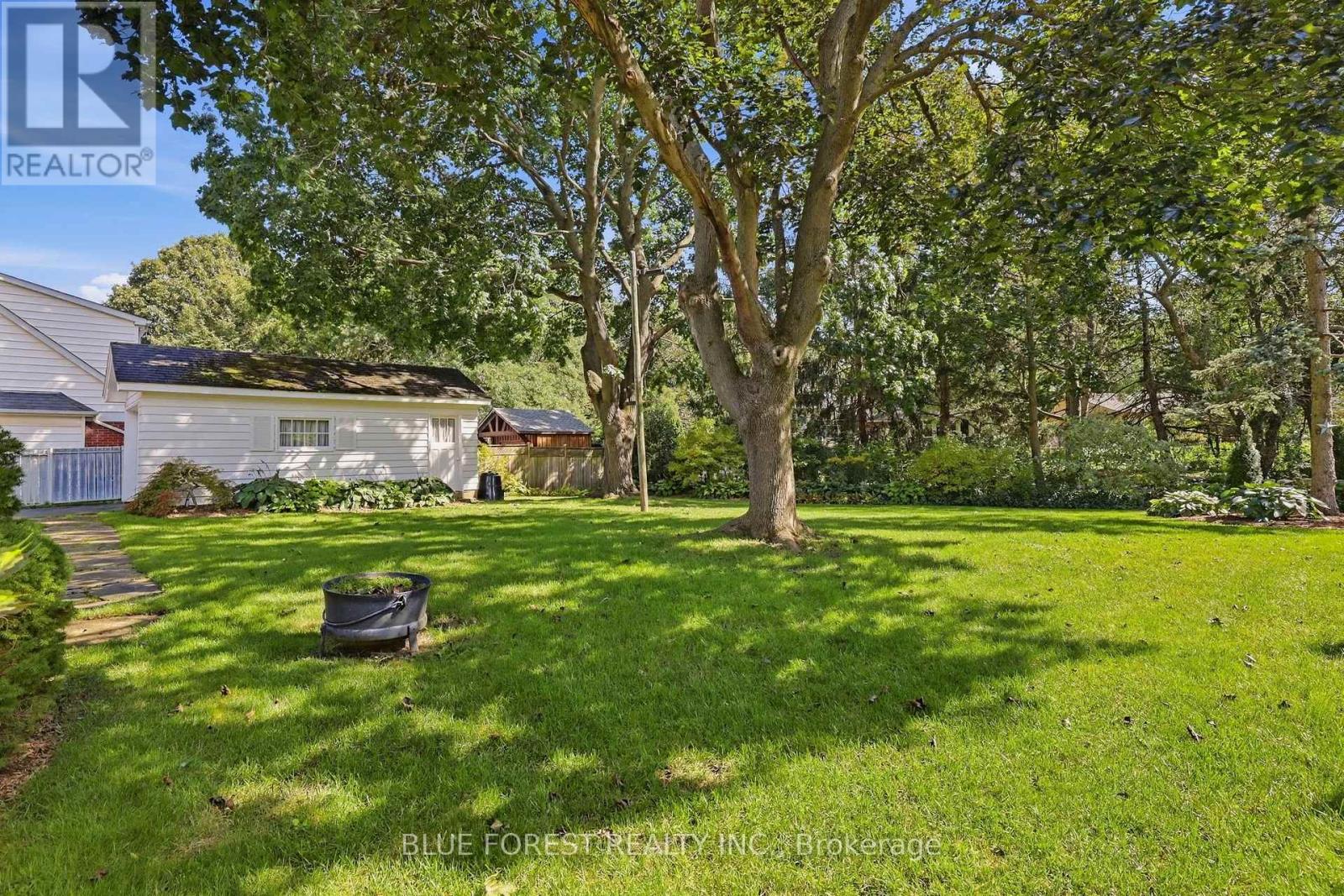 465 Averill Crescent — photo 42