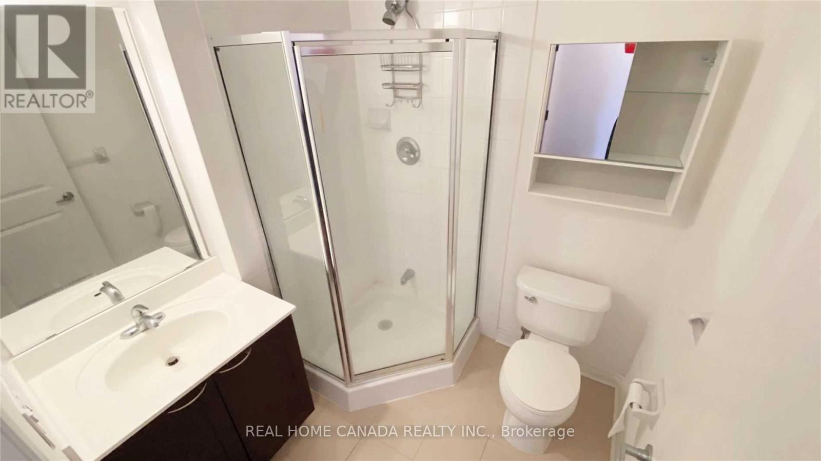 385 Prince Of Wales Drive — photo 11