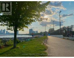 Rear - 95 Parkside Drive, Toronto, ON M6R2Y8 Photo 40