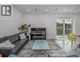 251 Douglas Crescent, Richmond, BC V7B1E4 Photo 6