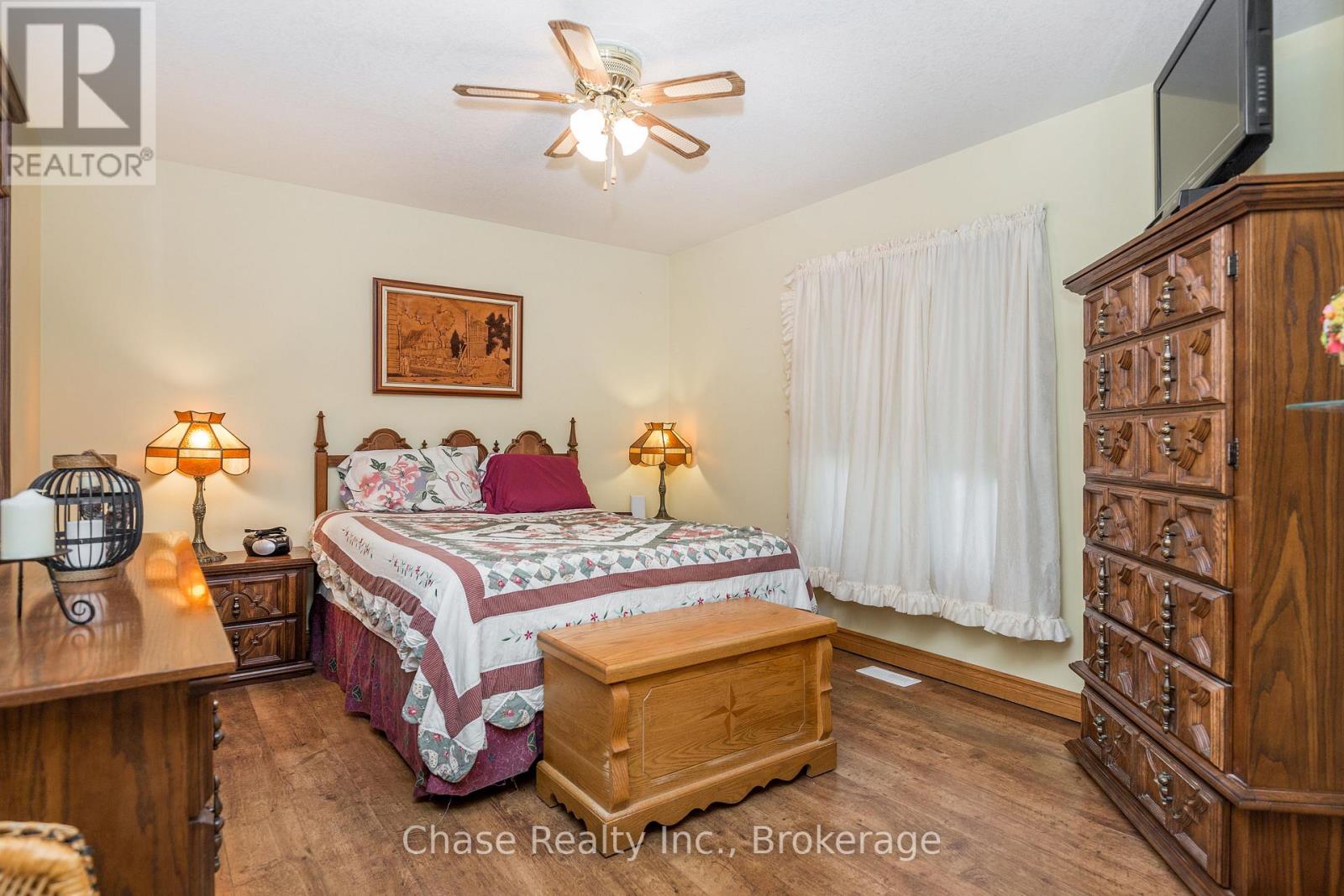 36 Topaz Street — photo 14
