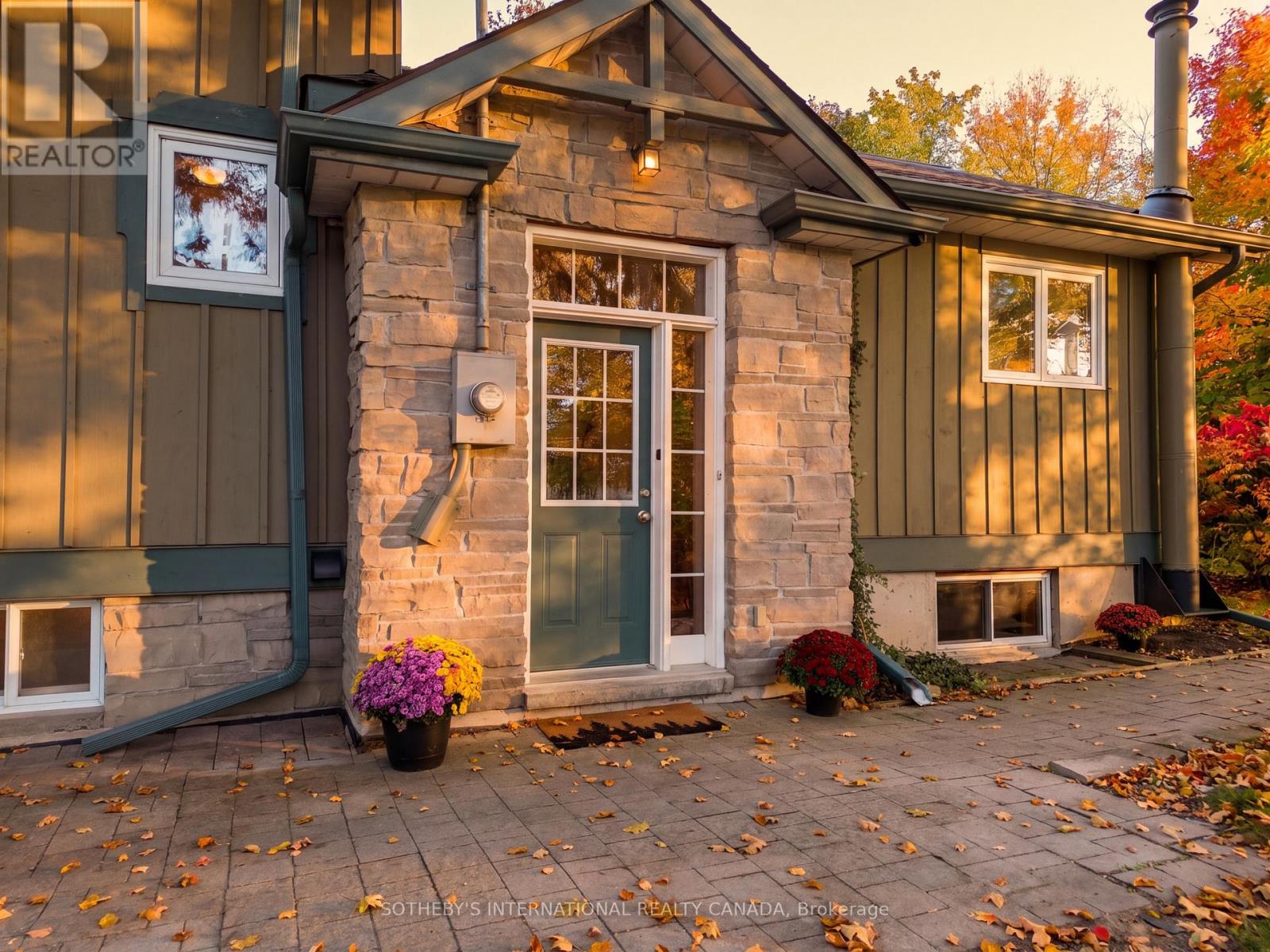 131 John Street East, Bradford West Gwillimbury, ON photo 3