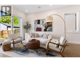 4pc Bathroom - 528 52 Avenue Sw, Calgary, AB T2V0B2 Photo 17