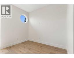 528 52 Avenue Sw, Calgary, AB T2V0B2 Photo 37