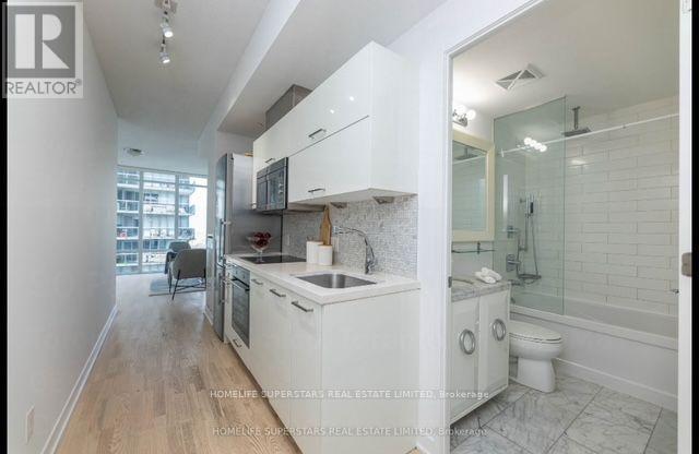 2001 - 90 PARK LAWN ROAD, Toronto (Mimico) — photo 2