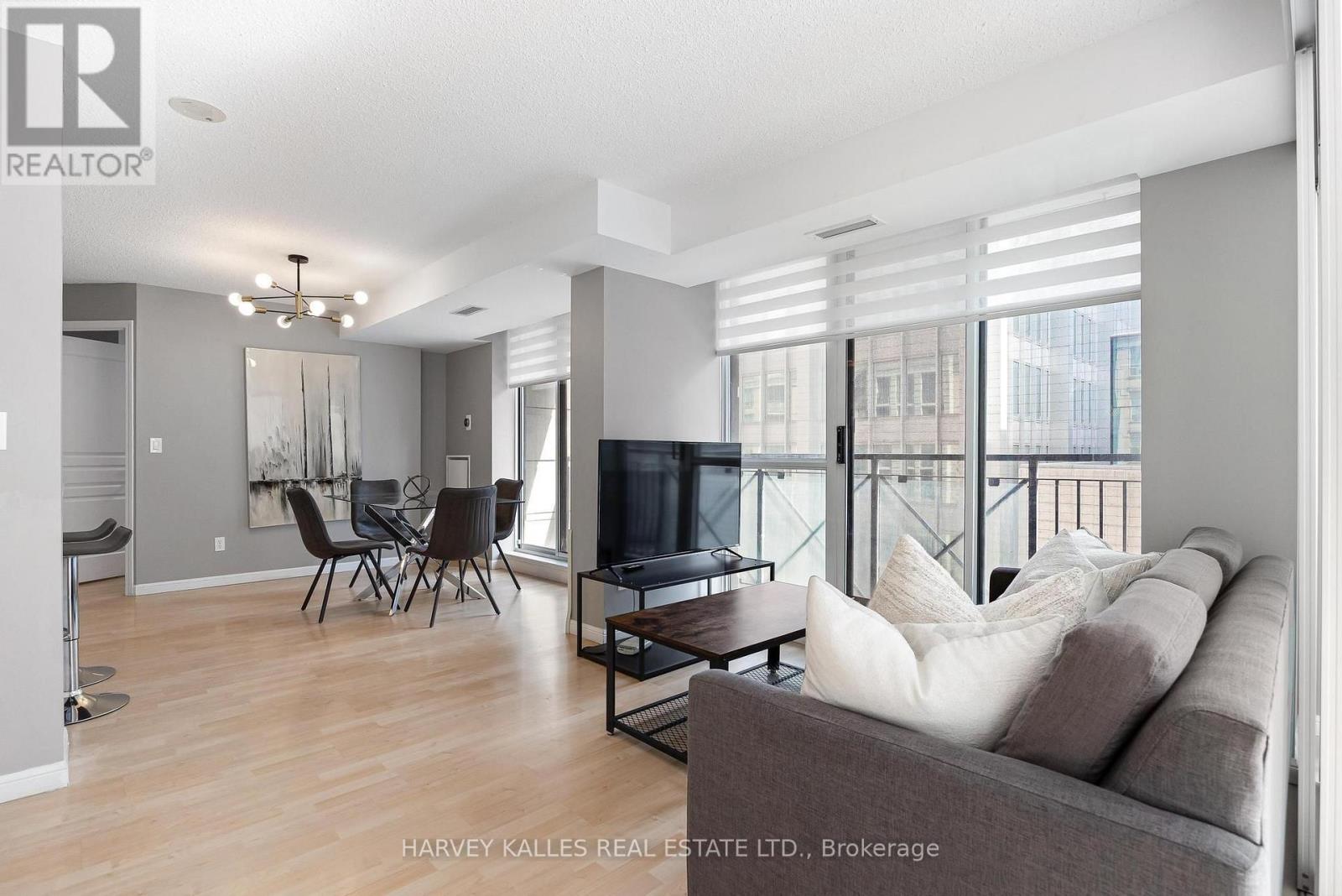 515- 140 Simcoe Street, Toronto, ON photo 16
