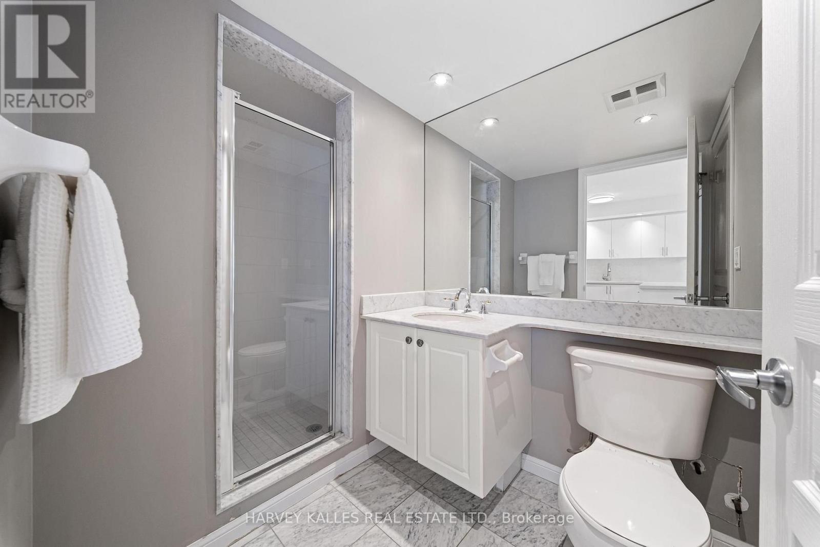 #515 140 SIMCOE STREET - 22