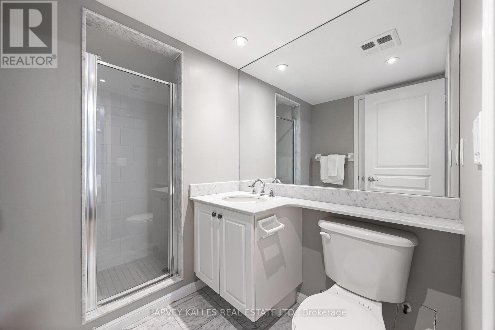 #515 140 SIMCOE STREET - 23