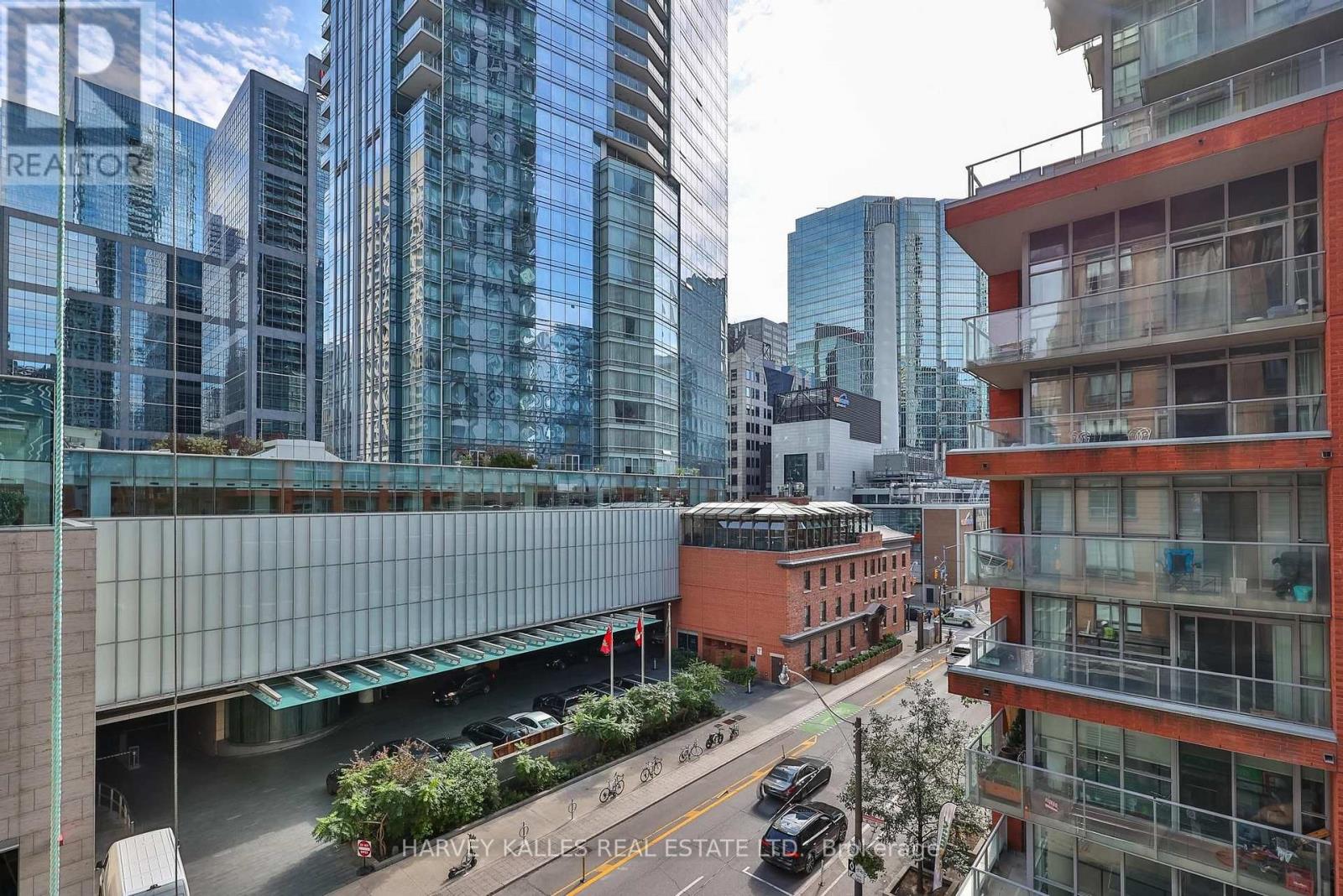 515- 140 Simcoe Street, Toronto, ON photo 35