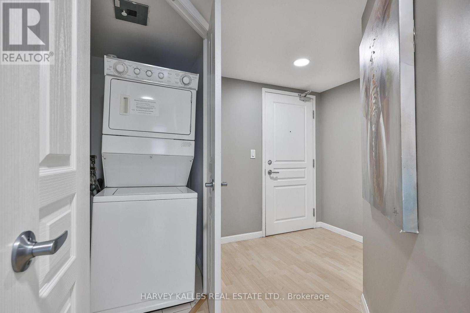 515- 140 Simcoe Street, Toronto, ON photo 39