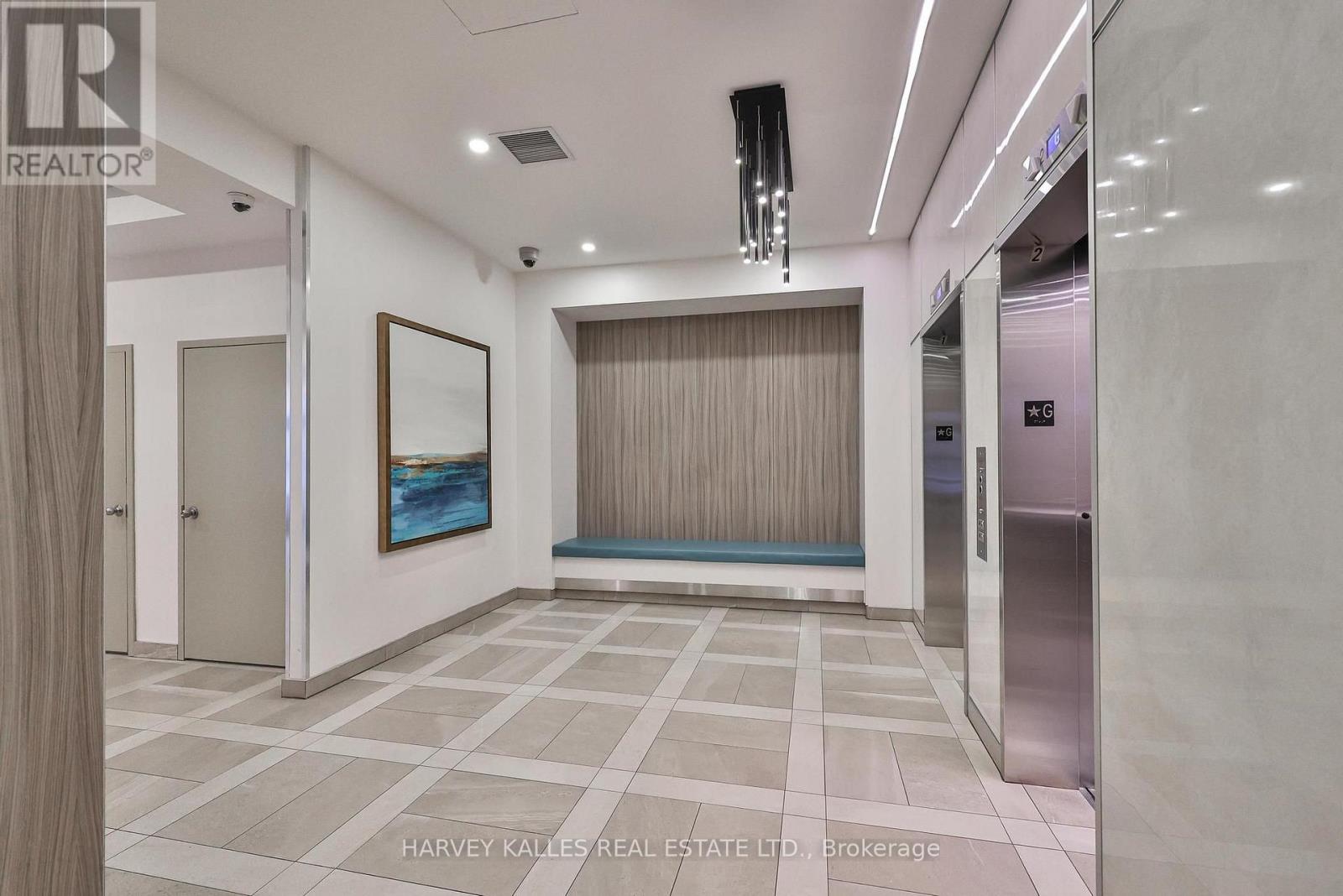 #515 140 SIMCOE STREET - 42