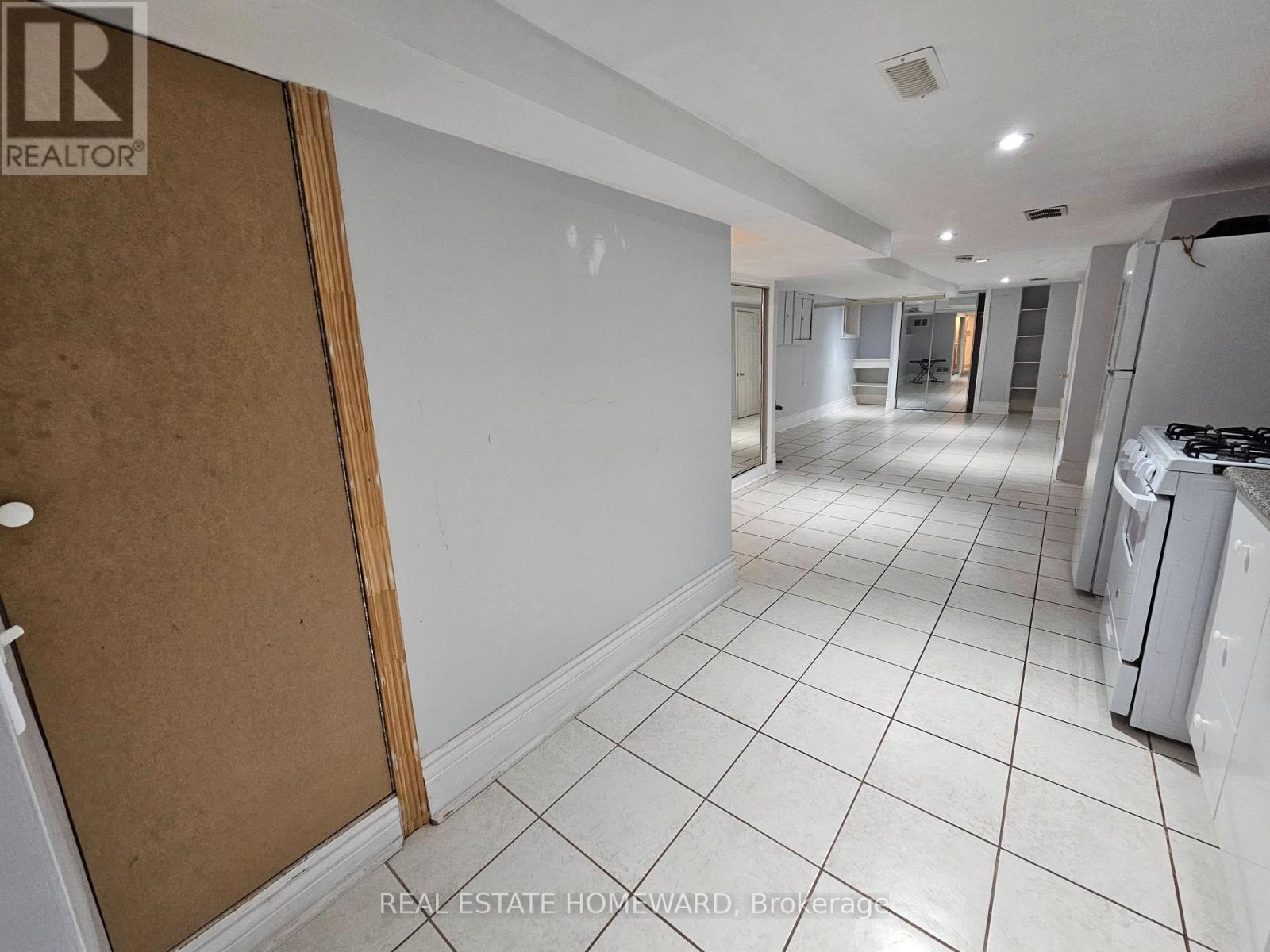 LOWER LEVEL - 19 KEYSTONE AVENUE, Toronto (East End-Danforth) — photo 6