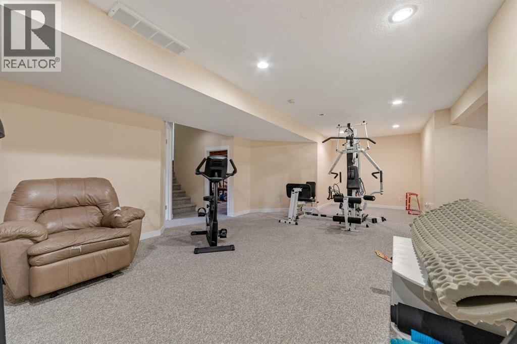 27 Fairmont Garden Road S - 28