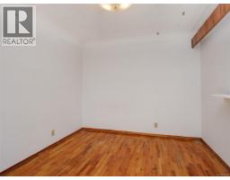 Living room - 1614 Richardson St, Victoria, BC V8S1R4 Photo 21