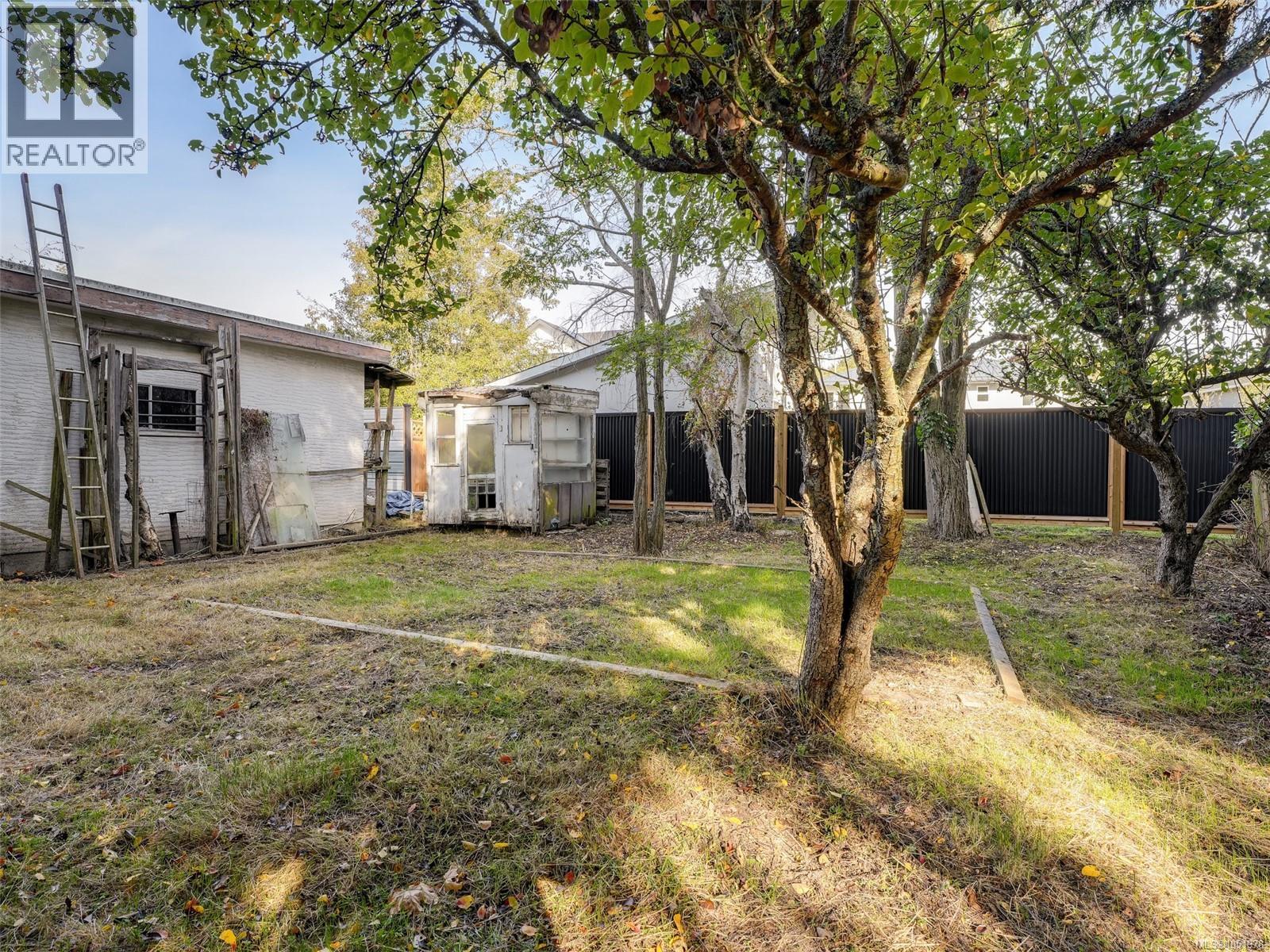 1614 Richardson St, Victoria - Image 1