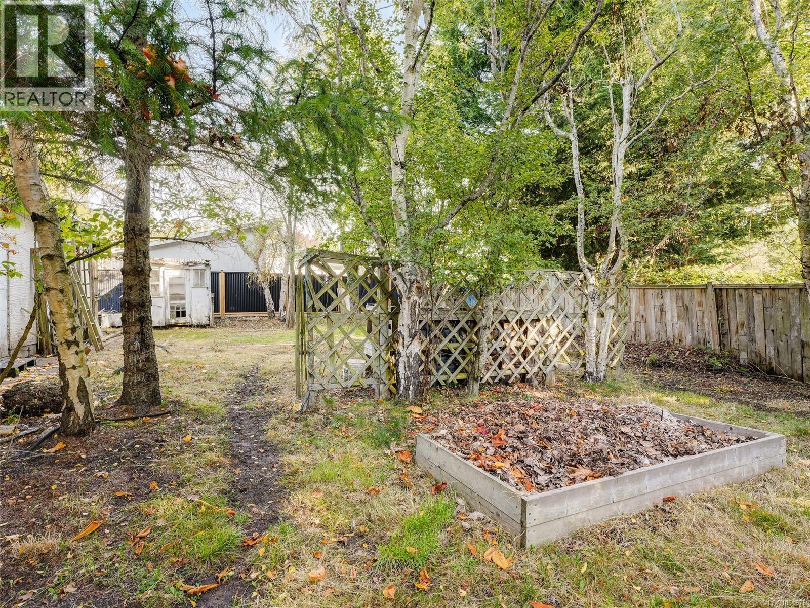 1614 Richardson St, Victoria - Image 1