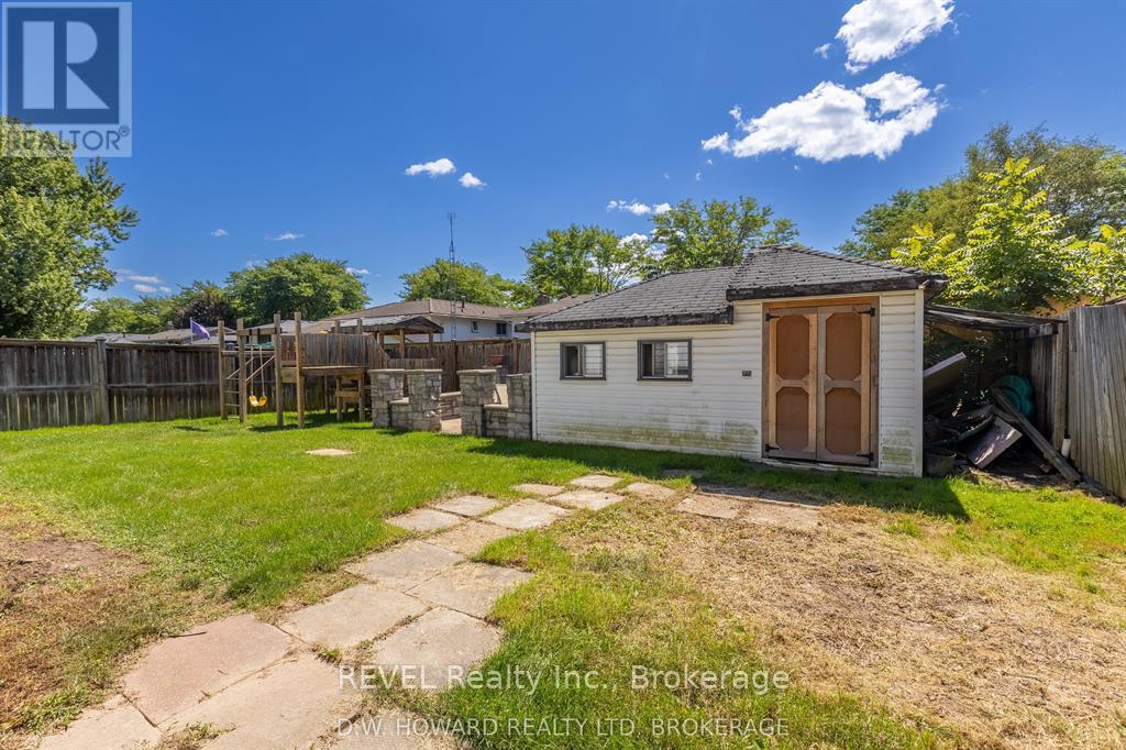 7116 Harriman Street — photo 34
