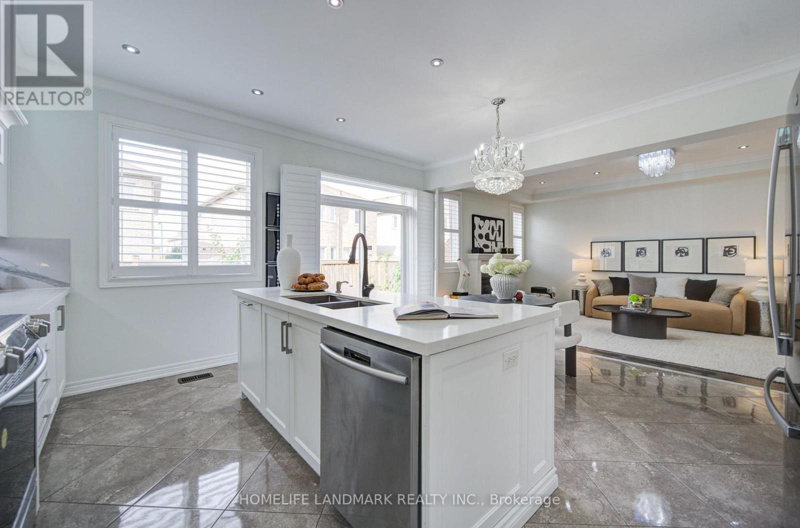 1238 Atkins Drive, Newmarket, ON photo 25