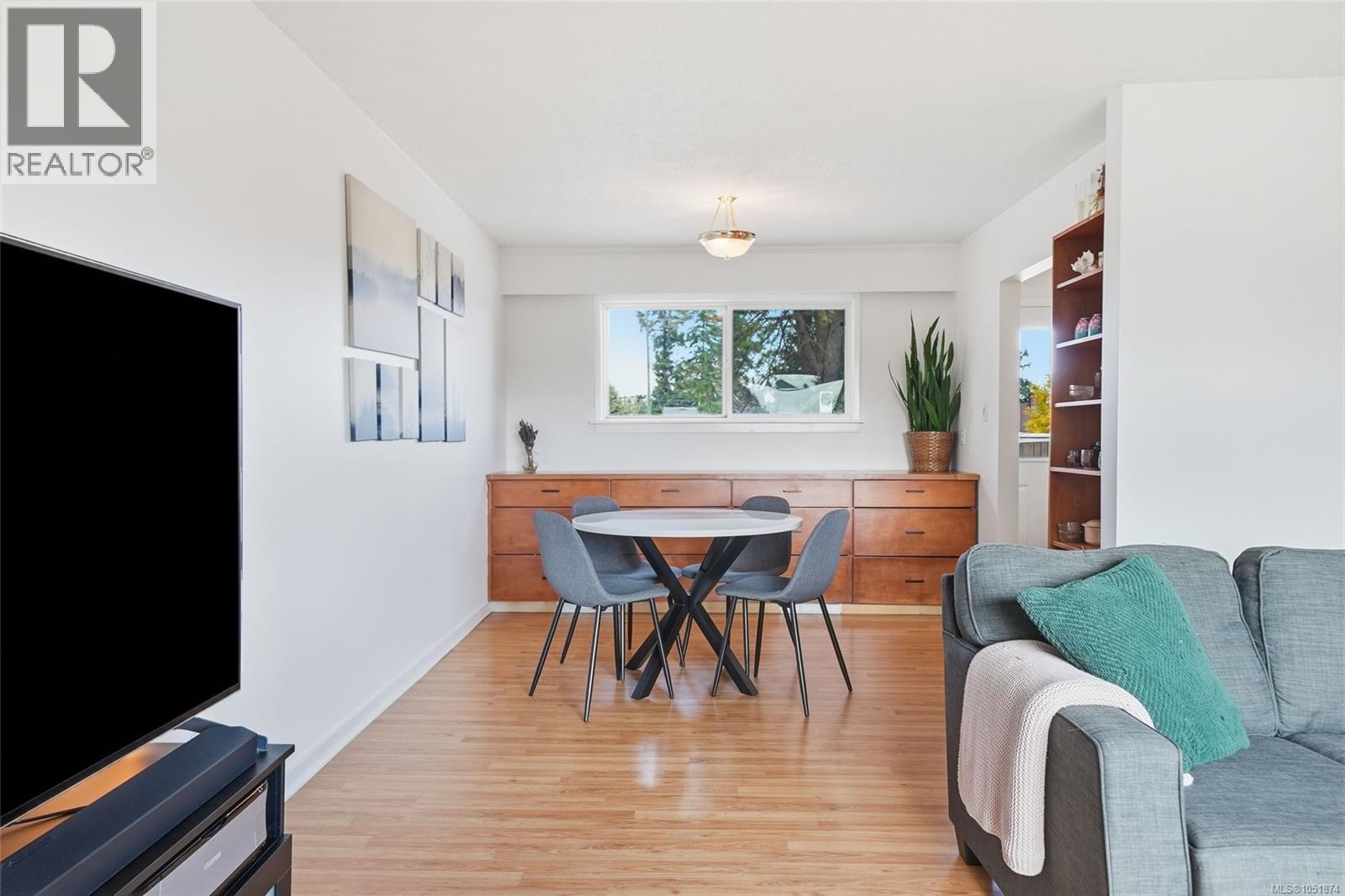 1088 Nelson St - 19