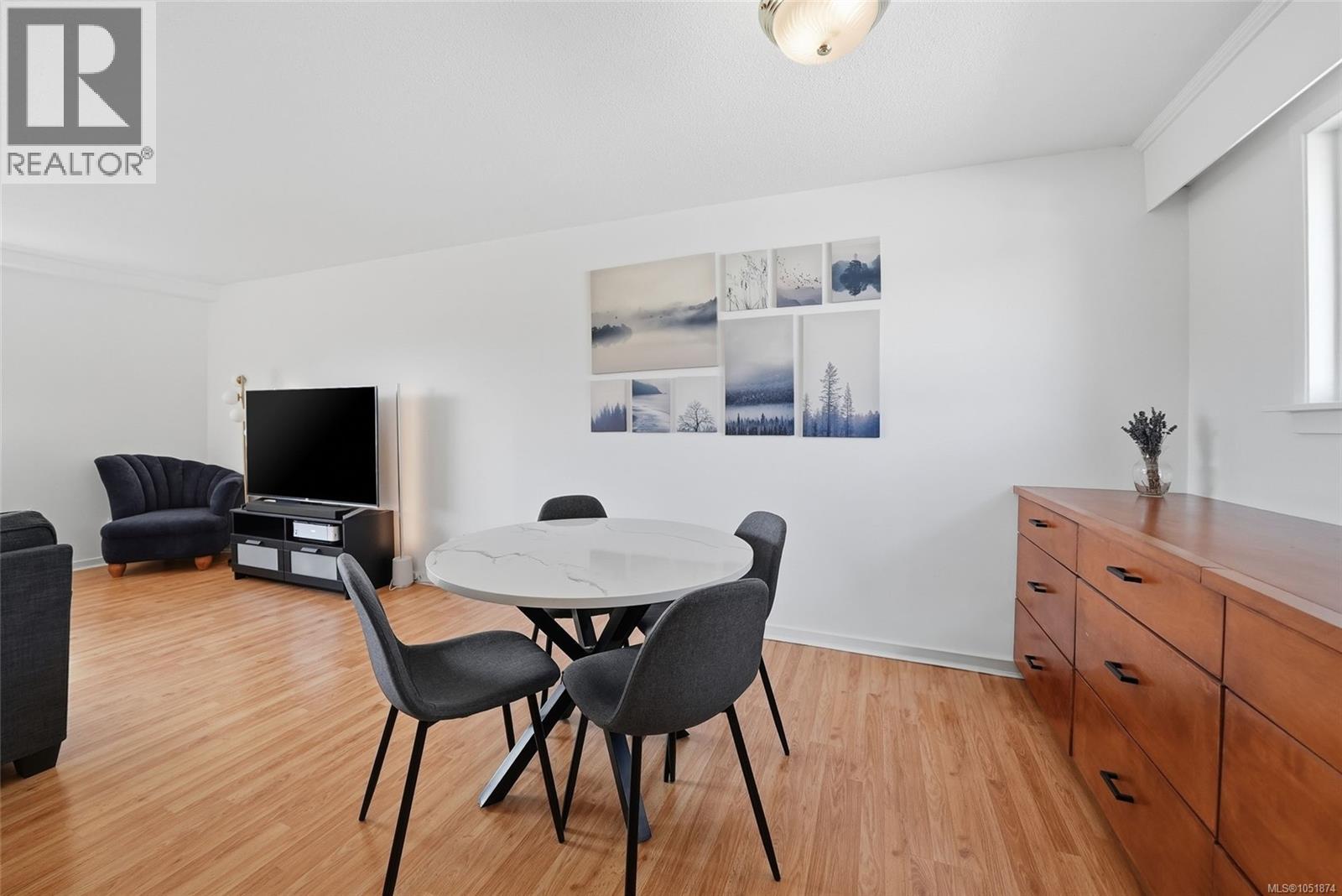 1088 Nelson St - 25