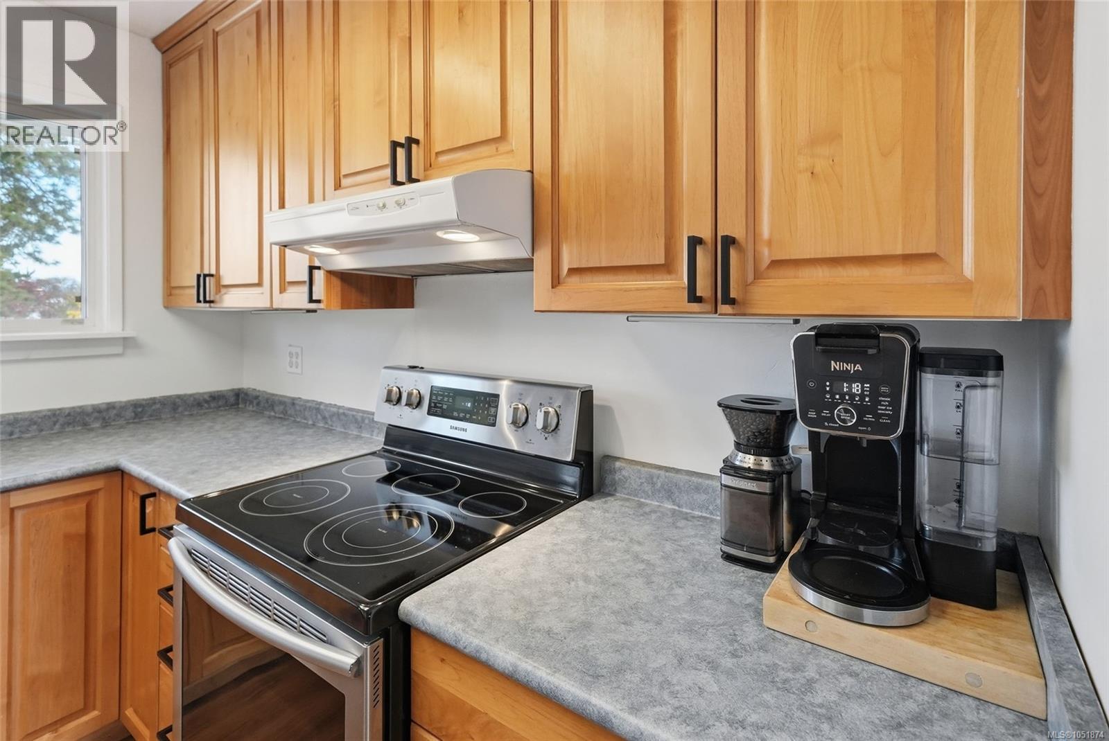 1088 Nelson St - Image 26