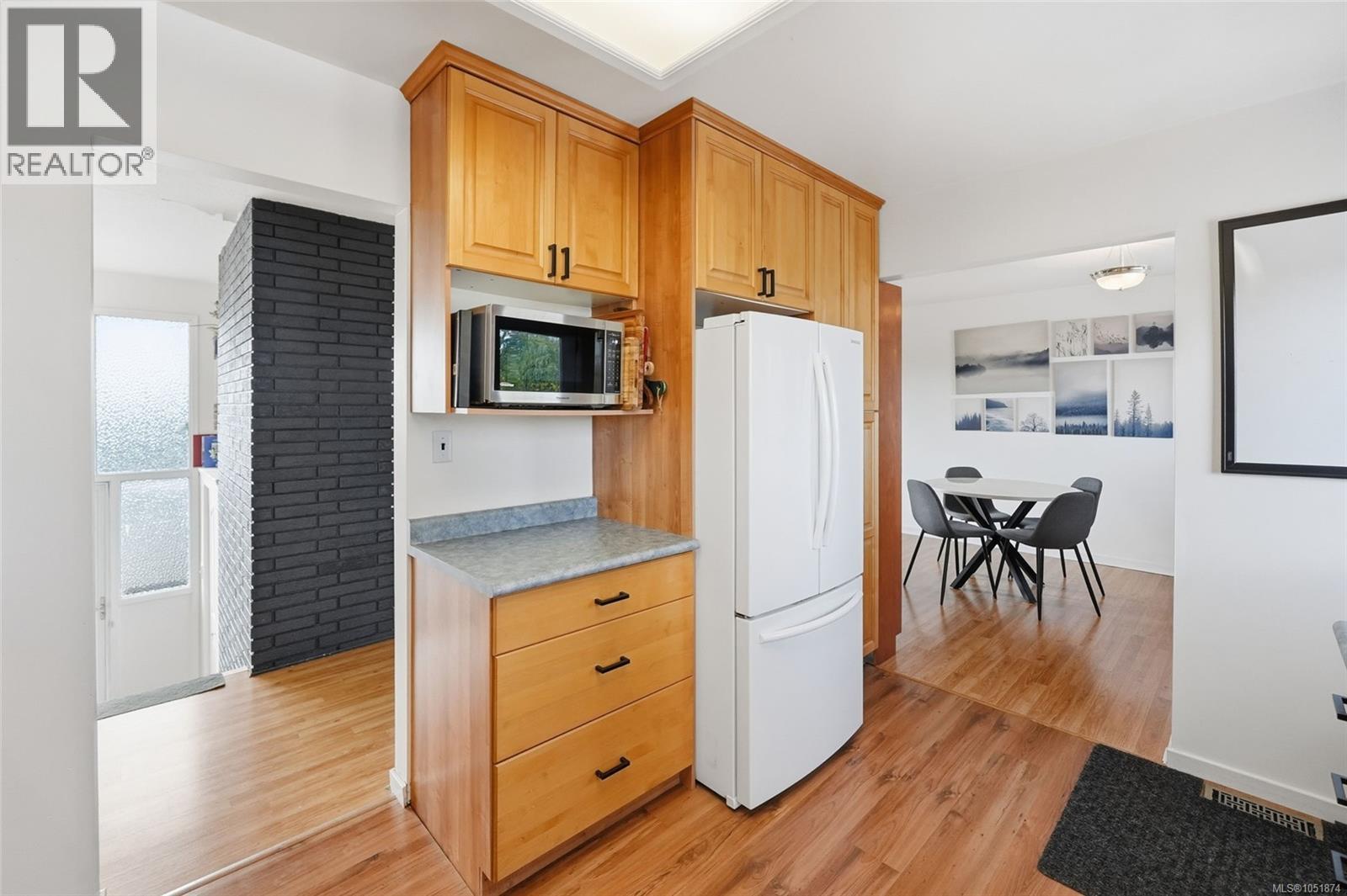 1088 Nelson St - 28