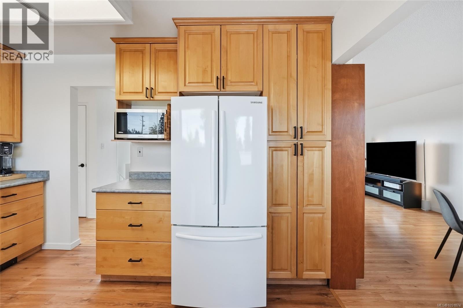 1088 Nelson St - Image 29
