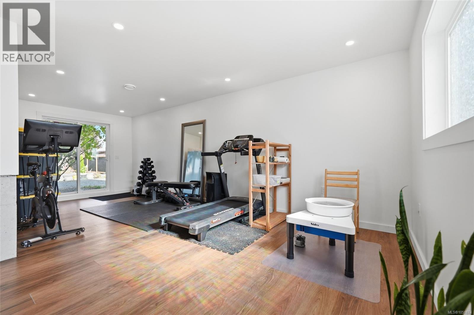 1088 Nelson St - 38