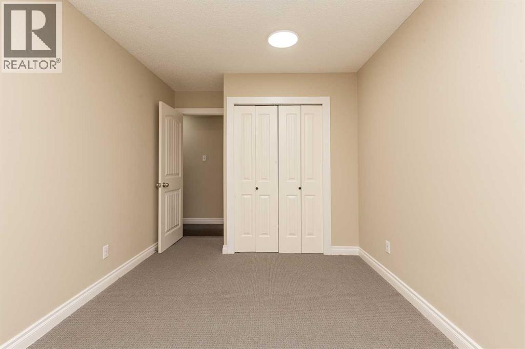 #105B 295 Columbia Boulevard W - 13