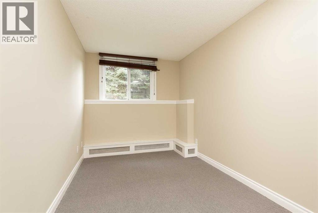 #105B 295 Columbia Boulevard W - 9