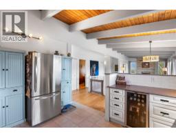 Kitchen - 5977 Gardi Road, Kamloops, BC V1S2A1 Photo 15