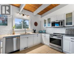 Primary Bedroom - 5977 Gardi Road, Kamloops, BC V1S2A1 Photo 13