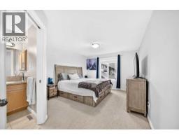 Bedroom - 127, 100 Coopers Common Sw, Airdrie, AB T4B3C7 Photo 13