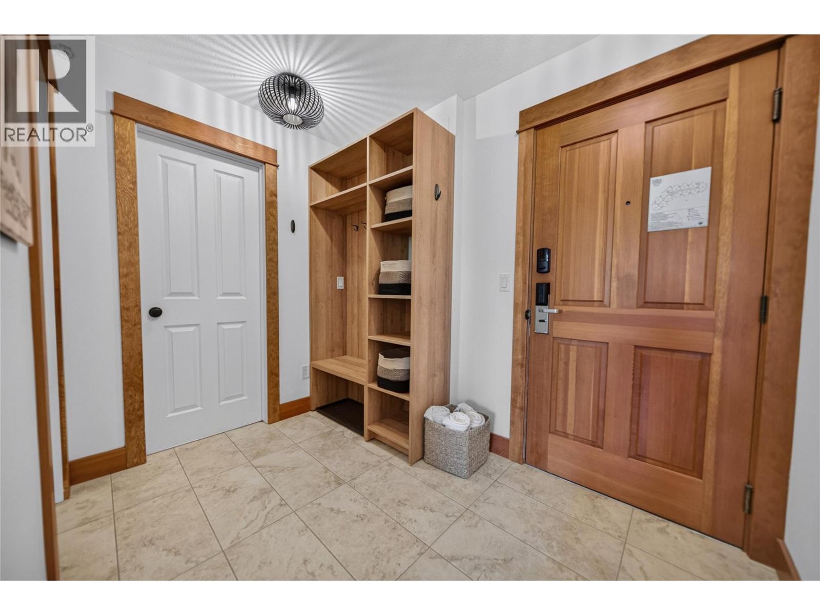 644 4559 TIMBERLINE Crescent, Fernie - Image 1