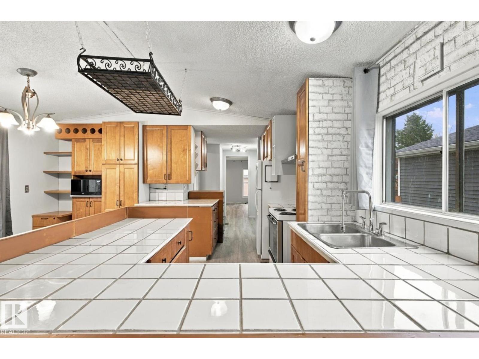 2664 Lakeview Dr NW - 1