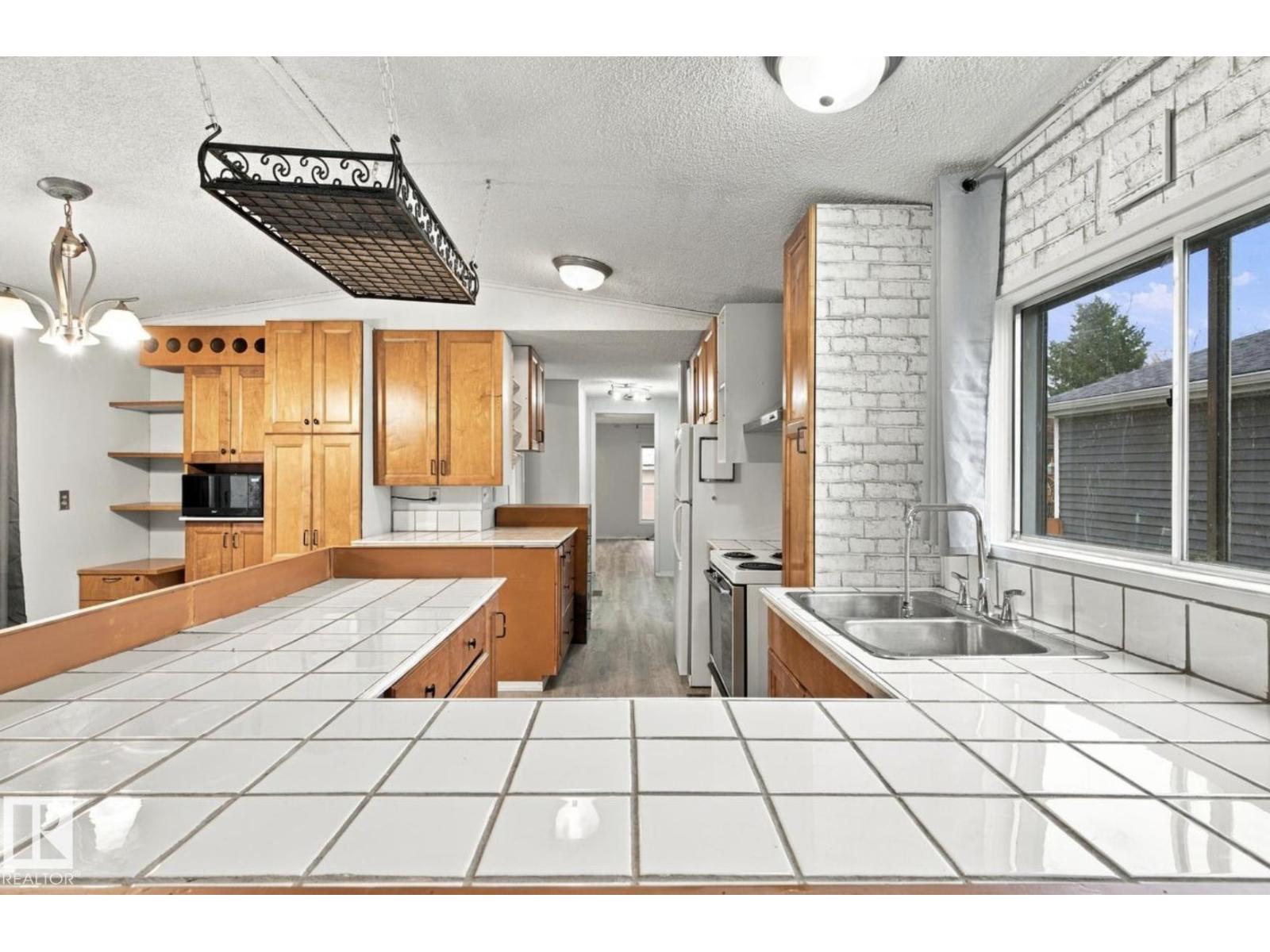 2664 Lakeview Dr NW - 17