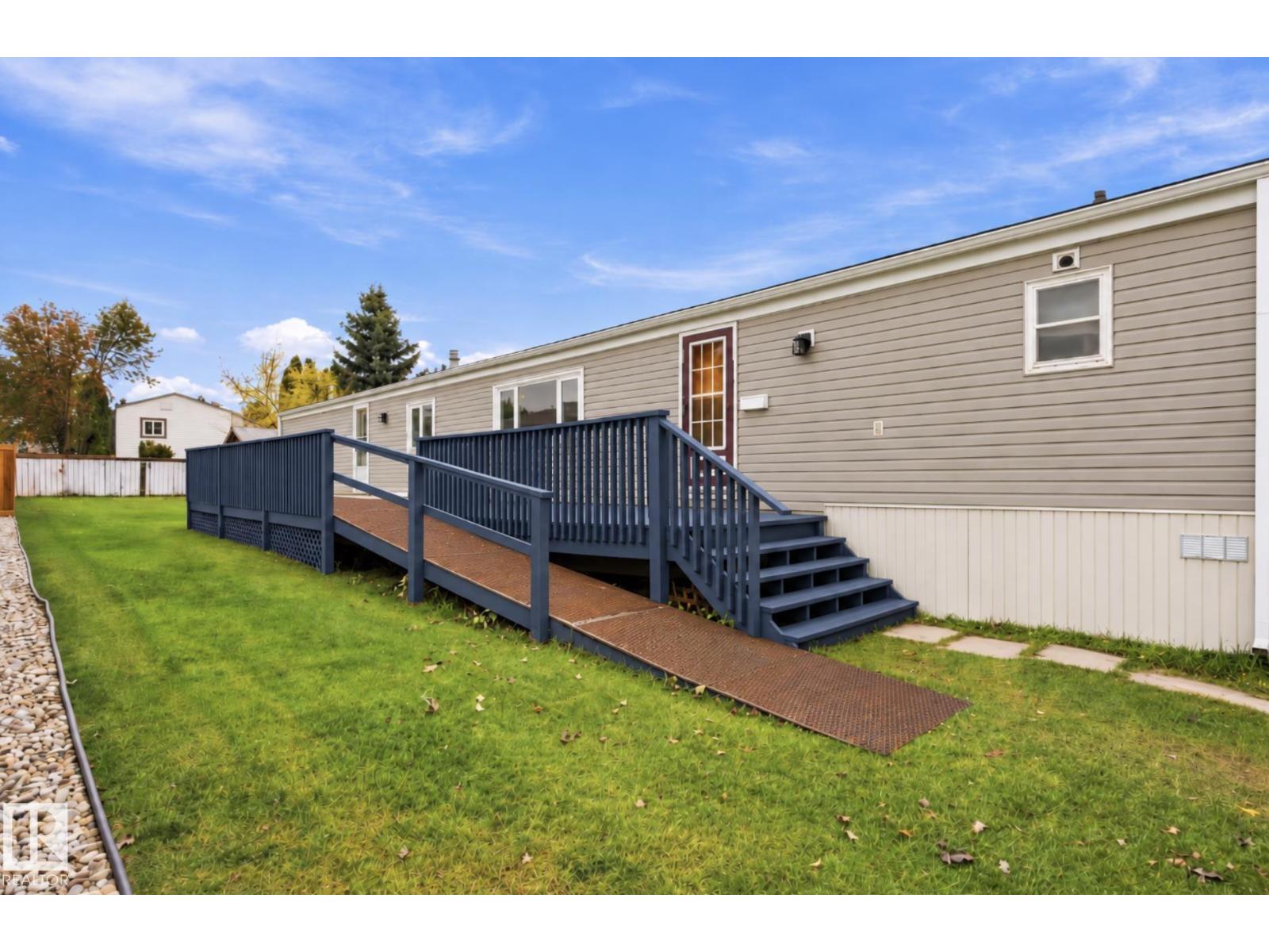2664 Lakeview Drive NW, Westview Village — photo 2 of 30: Property photo