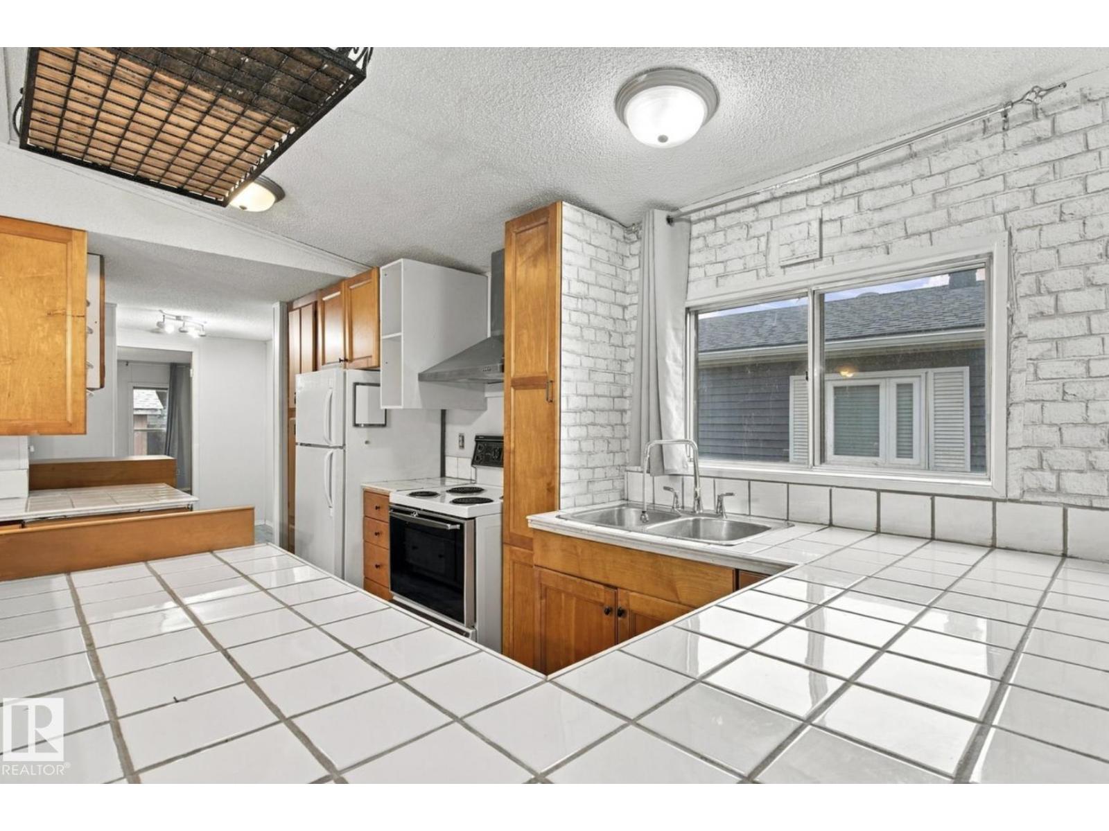 2664 Lakeview Drive NW, Westview Village — photo 16 of 30: Property photo