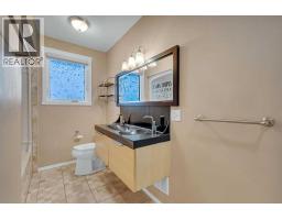 2807 32 Street SW - photo 16