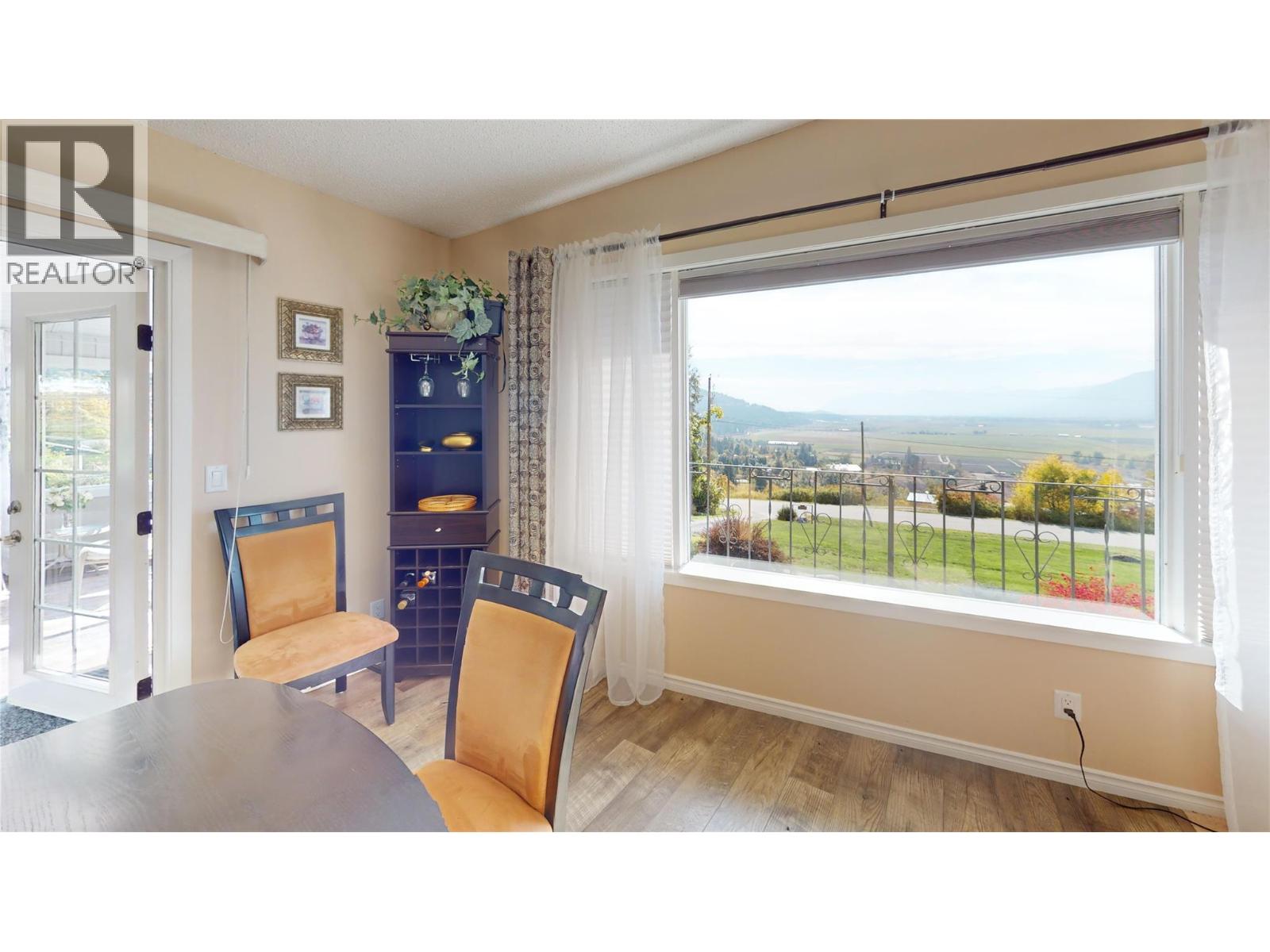 1030 MONROSE Road, Creston - Image 1