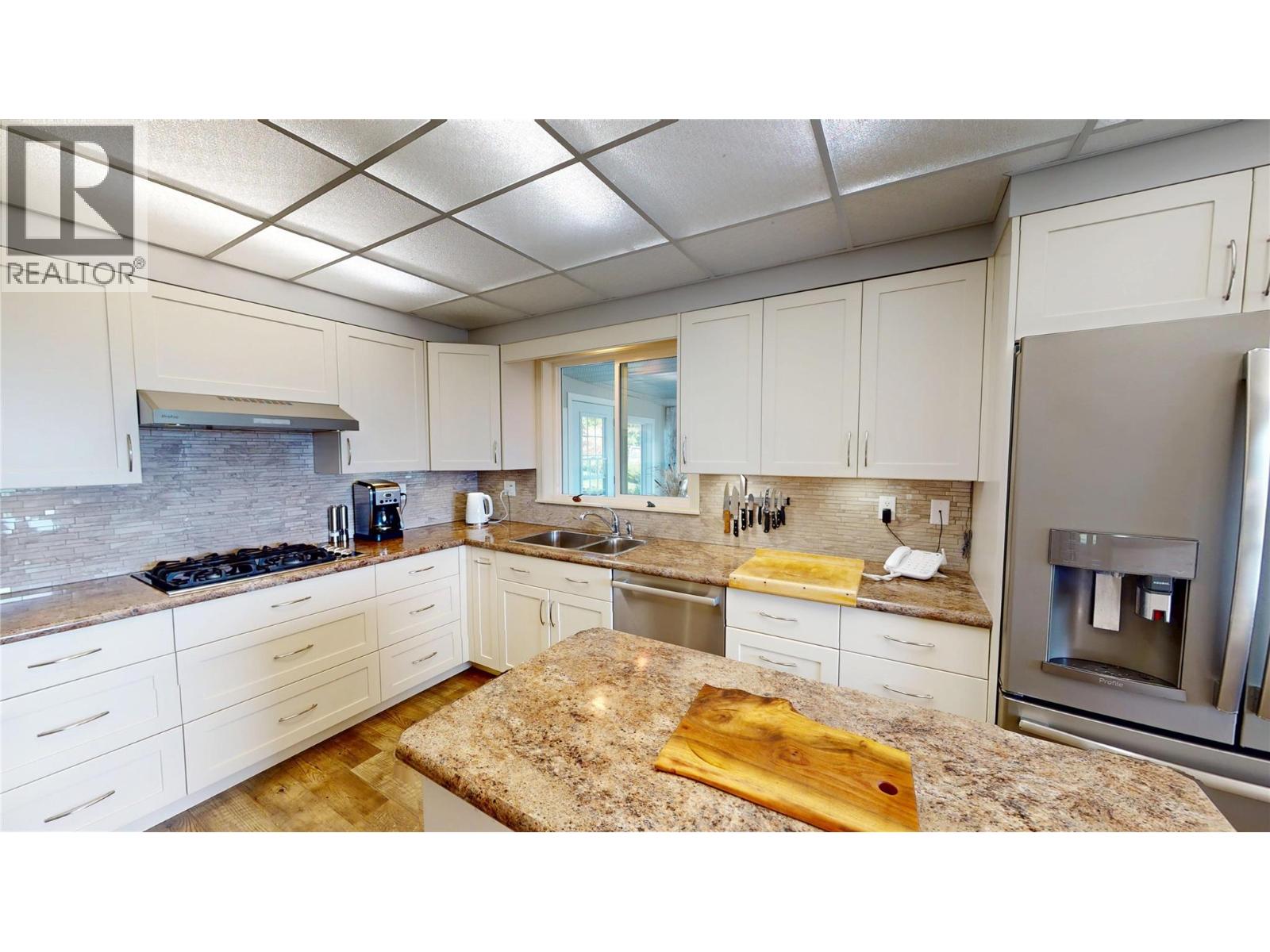 1030 MONROSE Road - 24