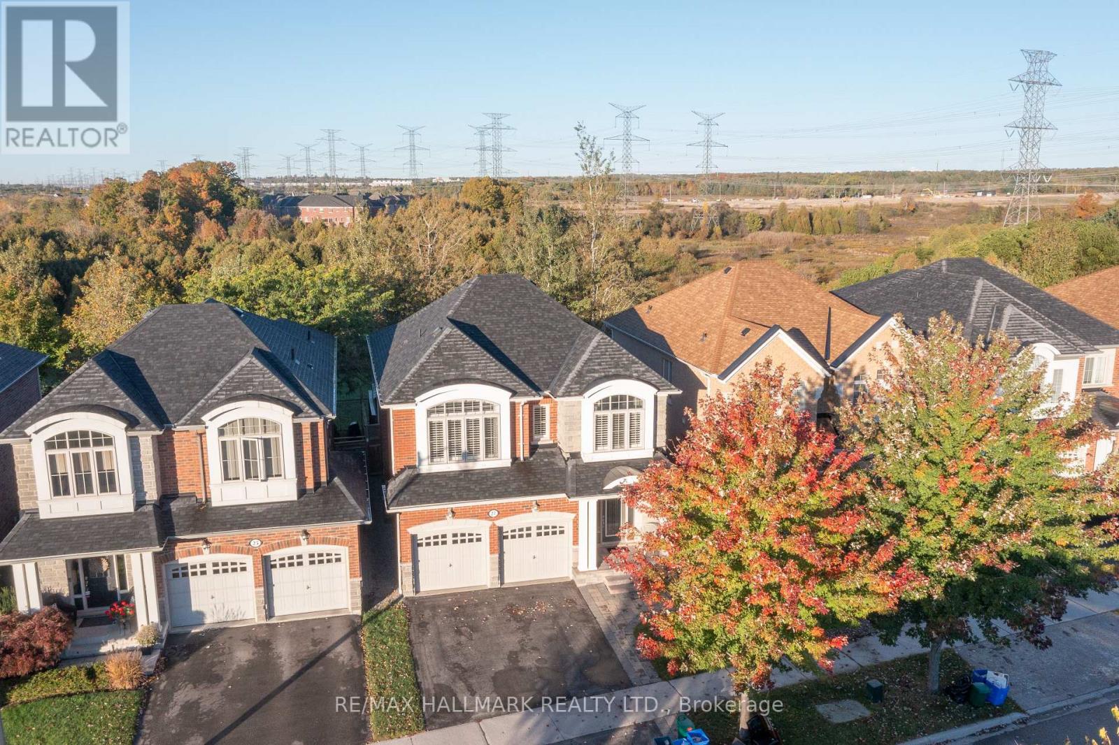 27 Beverton Crescent, Ajax, ON photo 2