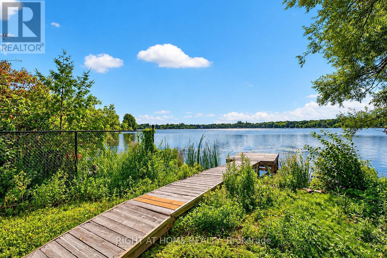 429 North Lake Road, Richmond Hill, ON photo 3