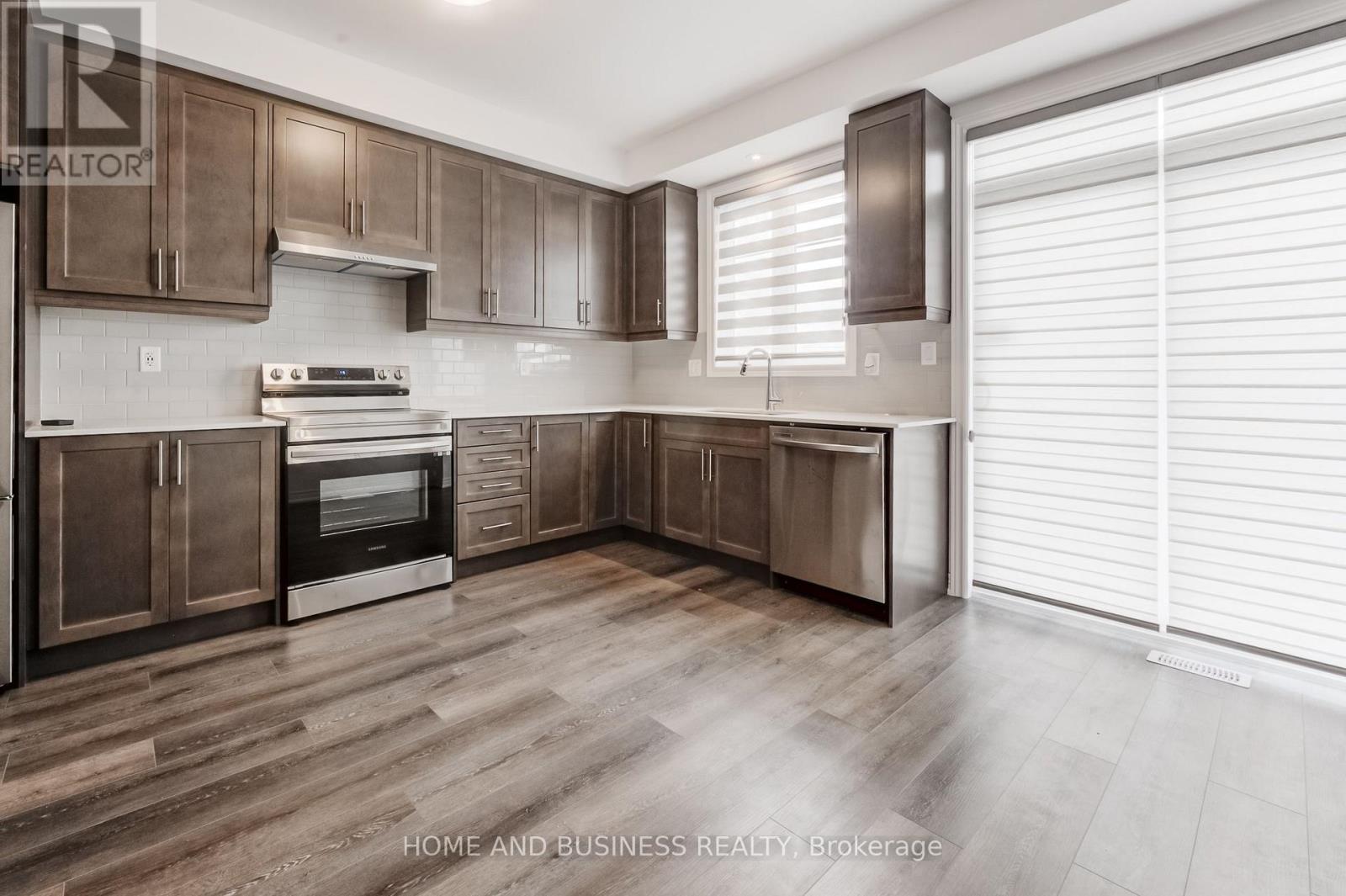 36 - 120 COURT DRIVE, Brant (Paris)